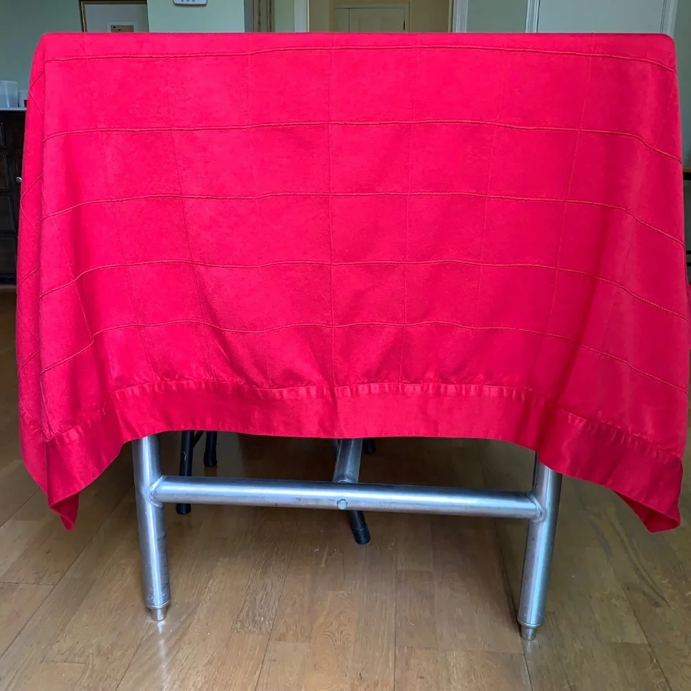 Crate & Barrel Extra-Large Vermilion Red Sateen Tablecloth 60x120